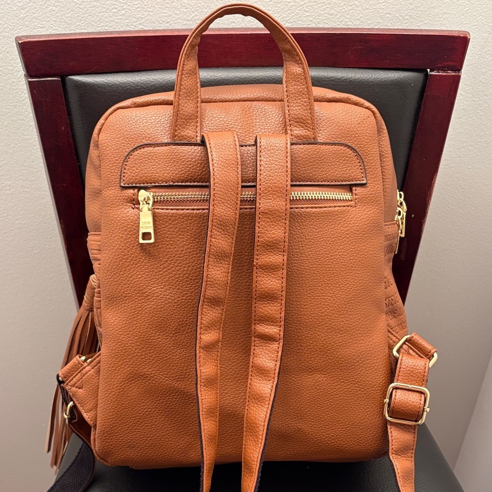 Steve Madden‎ Embossed Tan Backpack - Picture 3 of 4